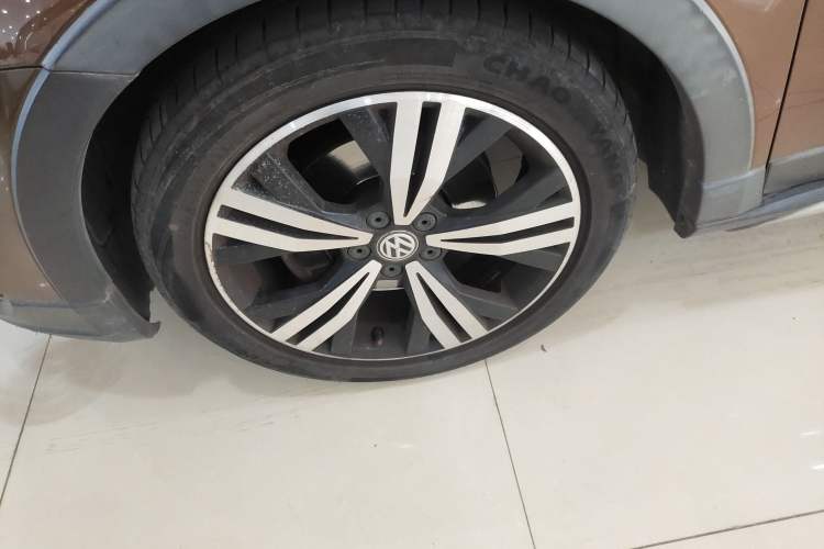 Used Volkswagen Cross Lavida 2017 230TSI DSG Luxury Edition
