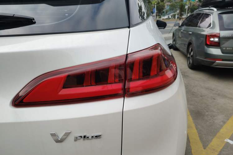 Used AION V 2021 Plus 70 Super Fast Charging Version Ternary Lithium
