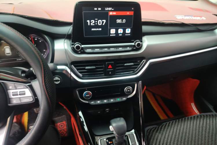 Used Kia Sportage R 2019 2.0L Automatic Smart Luxury Edition Audio And AC Panel