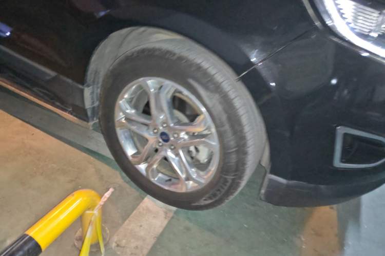 Used Ford Edge 2015 2.0T GTDi Two-Wheel-Drive High-Line Version