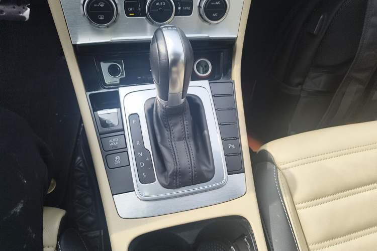 Used Volkswagen FAW-Volkswagen CC 2015 1.8TSI Prestige Model
