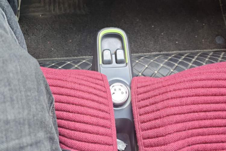 Used Baojun E100 2020 305KM Smart Drive Version Gear Lever