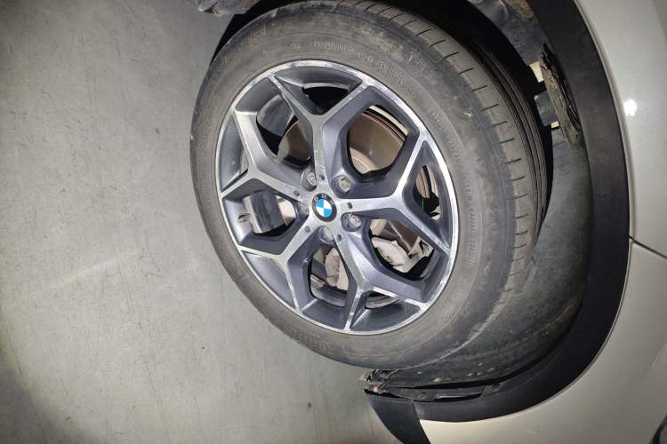 Used BMW X1 2016 xDrive25Li Luxury Model Right Front Wheel Hub