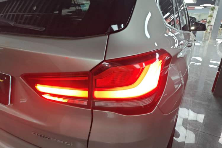 Used BMW X1 2020 sDrive25Li Leading Model
