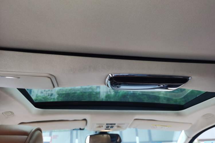 Used Jaguar XJ 2014 XJL 3.0 SC Two-Wheel-Drive Panoramic Business Edition
