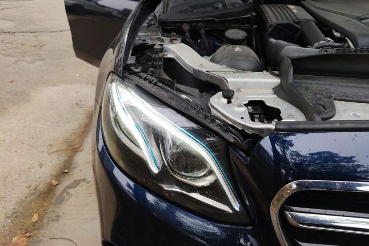 Used Mercedes-Benz E-Class 2017 E 200 Sport 4MATIC Right Front Headlight