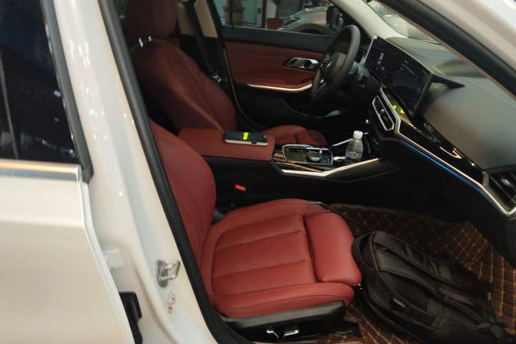 Used BMW i3 2024 eDrive 35 L Right Front Seat