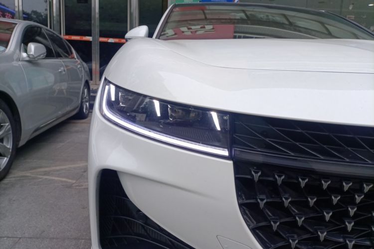 Used VOYAH PASSION 2024 PHEV Four-Wheel Drive Ultra-Long Range Executive Edition Right Front Headlight