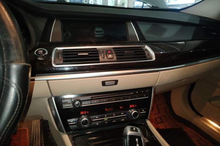 Used BMW 5 Series GT 2013 535i Elegant Edition
