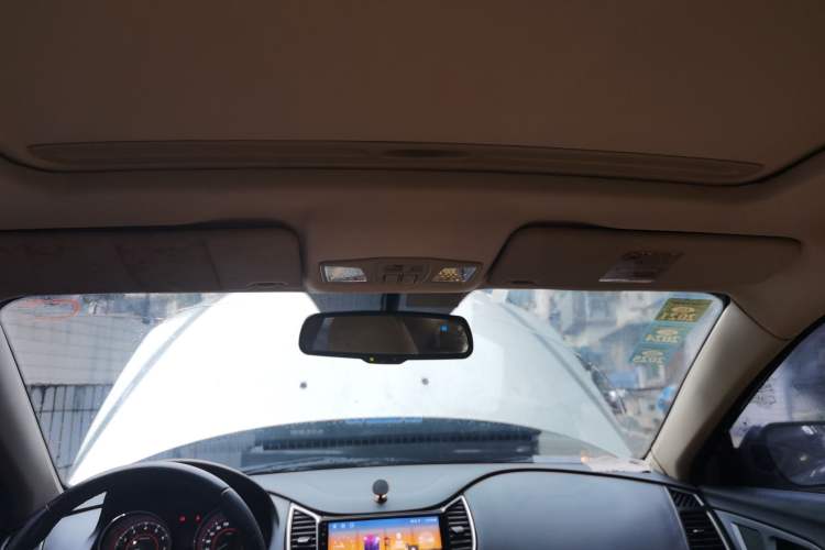 Used Bestune B50 2013 1.6L automatic luxury version Headliner