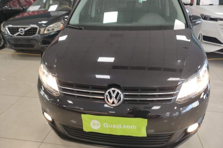 Used Volkswagen Touran 2013 1.4T Manual Fashion Edition 5 Seats Front