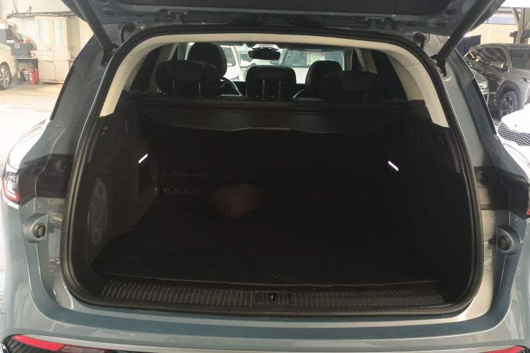 Used VOYAH FREE 2022 Four-Wheel Drive Ultra-Long Range Pure Electric Version
