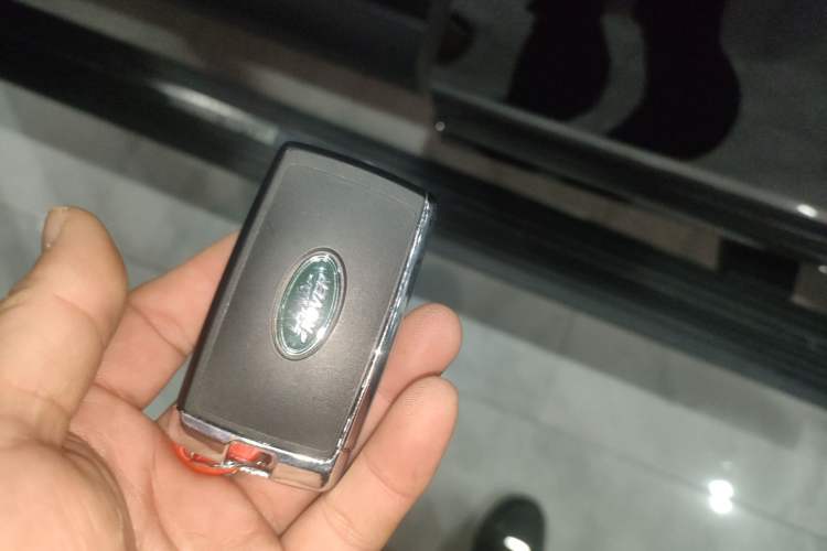 Used Land Rover Discovery 2021 360 PS R-Dynamic SE Vehicle Key