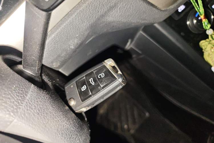 Used Volkswagen Touran 2018 Volkswagen Touran L 280TSI DSG Comfort Edition 7 Seats China V Emission Standard Vehicle Key