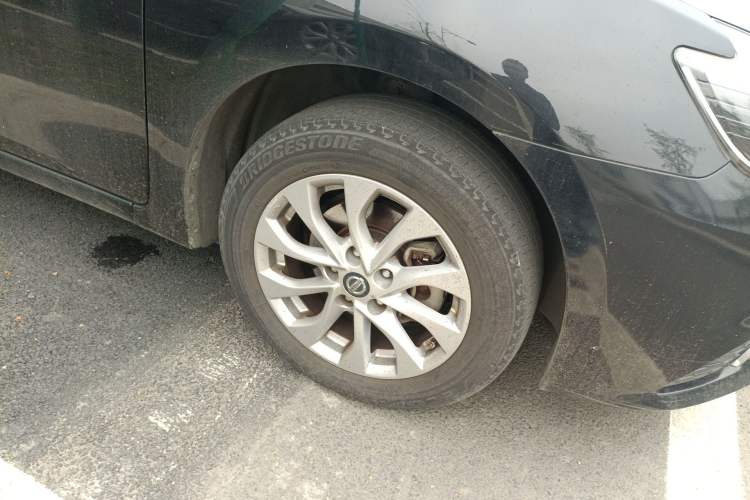 Used Nissan Sylphy 2016 1.6 XL Manual Luxury Edition Right Front Wheel Hub