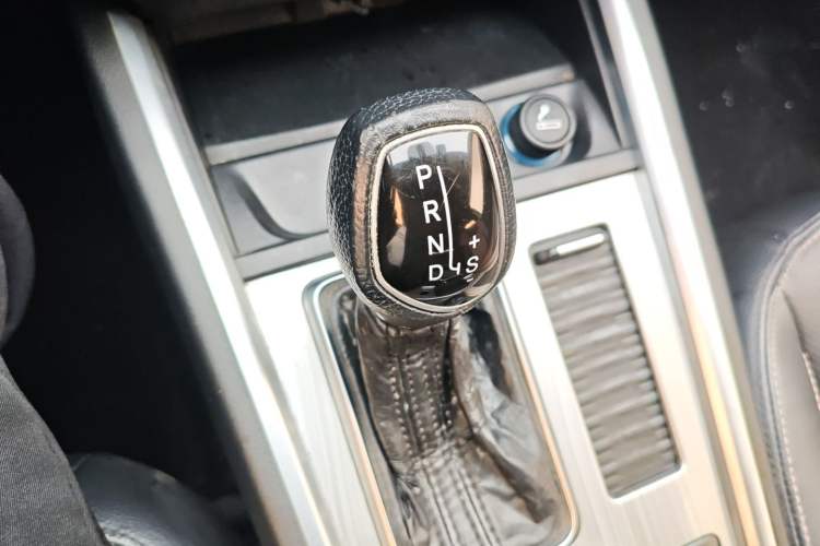 Used Geely Auto Vision X6 2016 1.3T CVT Luxury Model Gear Lever