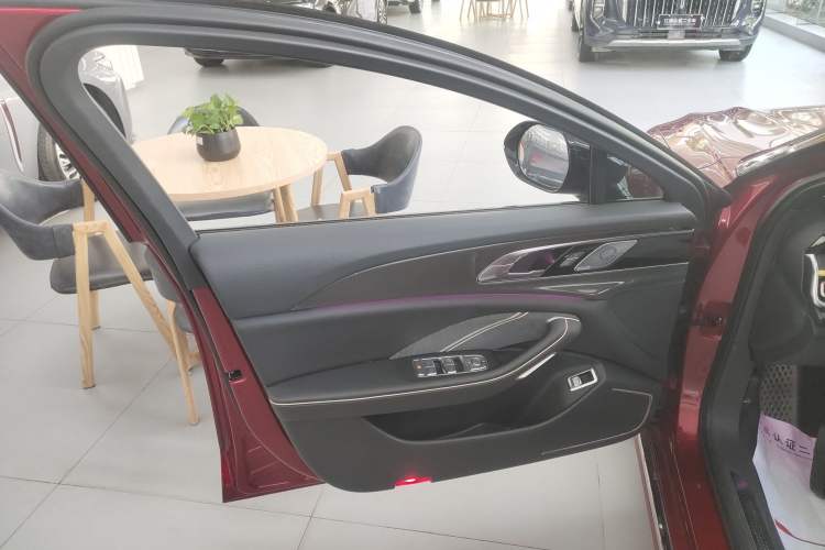 Used Hongqi H6 2023 2.0T ZhiZhen Edition
