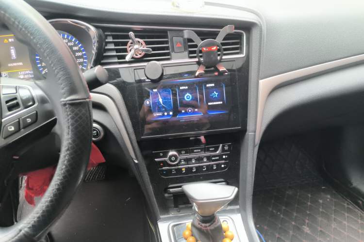 Used Venucia D60 2018 1.6L CVT Smart Connect Elite Edition