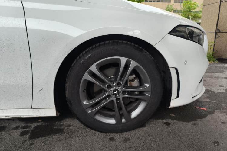 Used Mercedes-Benz A-Class 2020 Second Facelift A 180 L Sport Sedan Right Front Wheel Hub