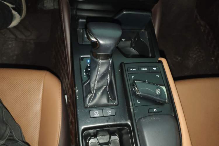 Used Lexus ES 2018 200 Excellence Edition China V Standard
