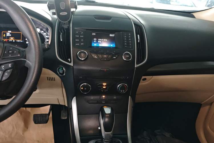 Used Ford Edge 2016 EcoBoost 245 Two-Wheel-Drive Titanium 5-Seater