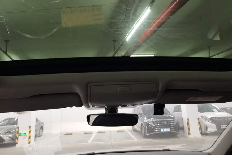 Used Volkswagen Tiguan L 2021 330TSI Automatic Two-Wheel Drive R-Line Flagship Edition
