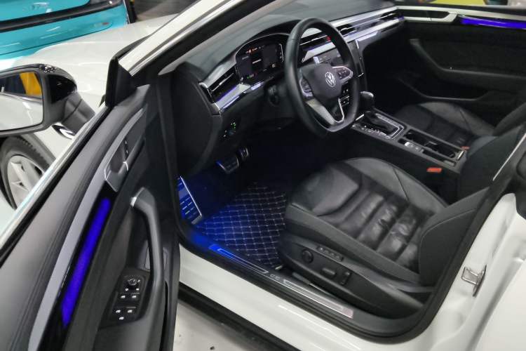 Used Volkswagen FAW-Volkswagen CC 2023 Hunting Vehicle 380TSI Hunter's Heart Edition