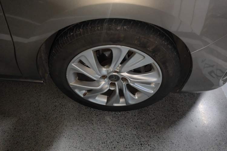 Used Citroen C4L 2013 1.6 THP Automatic Impression Edition Right Front Wheel Hub