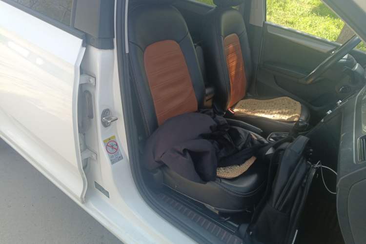 Used Volkswagen Santana 2015 Haval H6 1.6L Automatic Luxury Model Right Front Seat