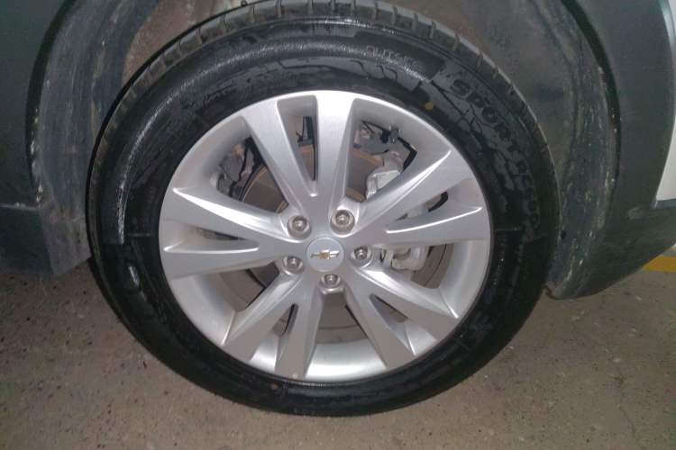 Used Chevrolet Captiva 2015 2.4L 4x4 Flagship Edition 7-Seater