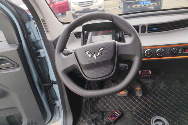 Used Wuling Hongguang MINIEV 2022 Easy Version Lithium Iron Phosphate Steering Wheel