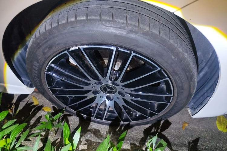 Used Mercedes-Benz C-Class 2023 Revised C 200 L Sport Edition Right Front Wheel Hub