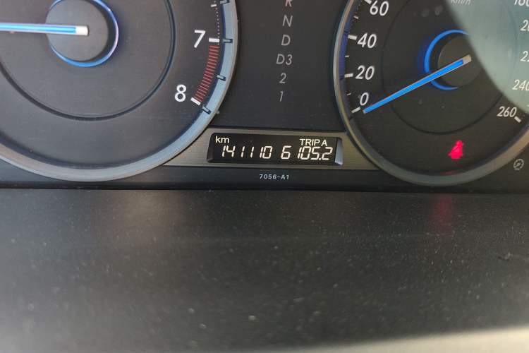 Used Honda Crosstour 2012 2.4L Luxury Edition Odometer Close Up