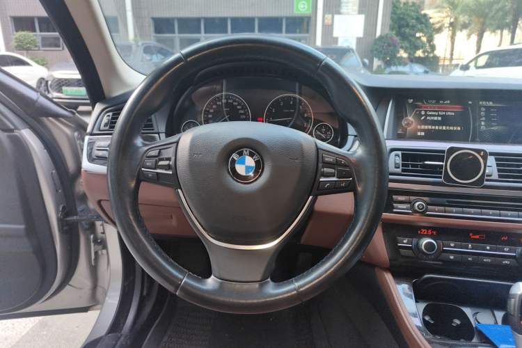 Used BMW 5 Series 2014 528Li Leading Model
