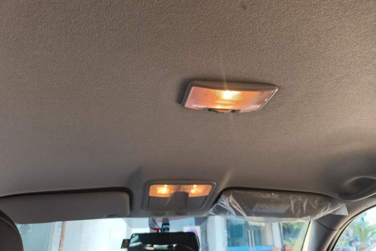 Used Isuzu D-MAX 2022 2.0T Two-Wheel Drive Automatic Gasoline LingShang Version JX4G20A6L