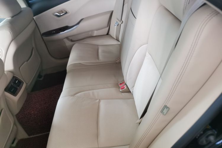 Used Toyota Crown 2012 2.5L Royal Leather Edition