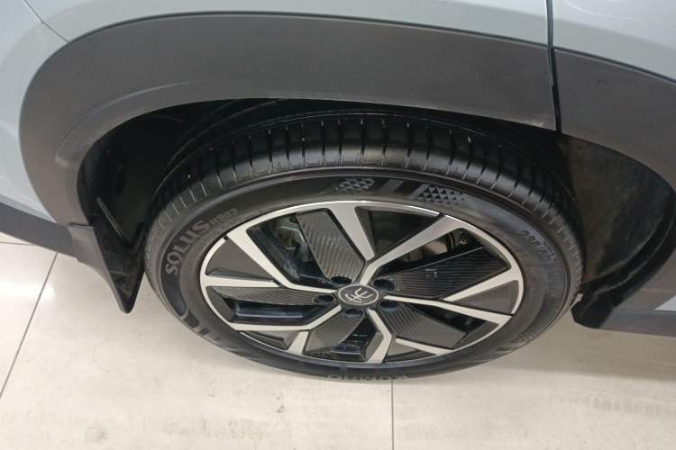 Used BYD Song L DM-i 2024 160km Beyond Edition Right Rear Wheel Hub