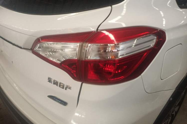 Used Venucia T70X 2016 2.0L CVT SmartFun Sport Edition
