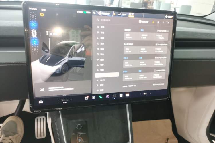 Used Tesla Model Y 2025 Long-Range All-Wheel Drive First Edition