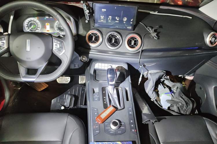 Used Wey VV5 2019 Upgraded Model 2.0T Two-Wheel Drive Flagship Version China V Standard