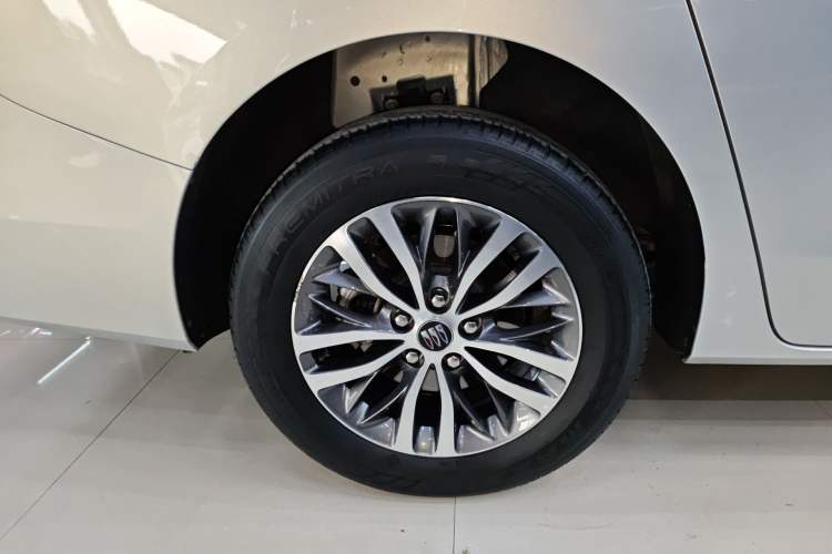 Used Buick GL8 2025 Model Land Executive Class First-Adoption Edition
