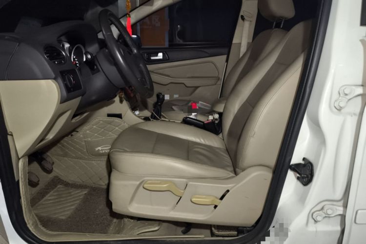 Used Ford Focus 2013 Sedan Classic 1.8L Manual Fashion Edition