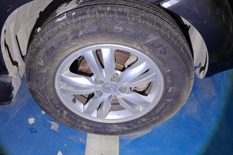 Used Hyundai Tucson 2009 2.0L Automatic Two-Wheel Drive with Sunroof