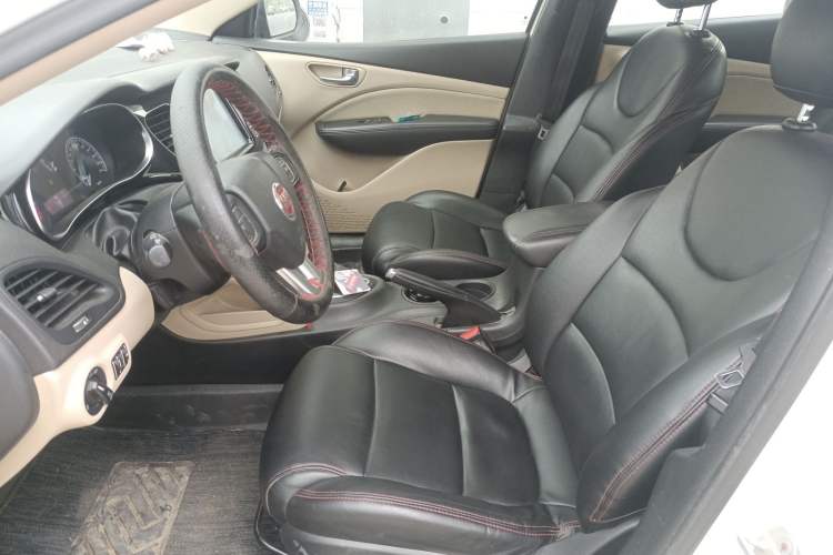 Used Fiat Viaggio 2012 1.4T Automatic Enjoyment Edition Left Front Seat