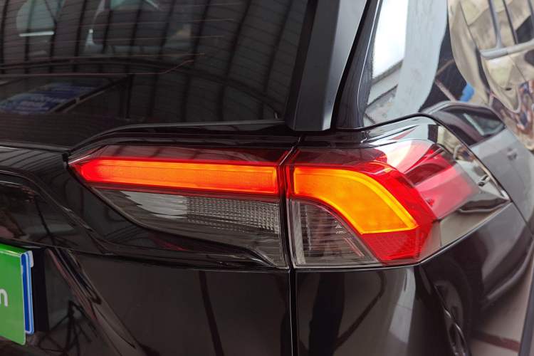 Used Toyota RAV4 2021 2.0L CVT Two-Wheel Drive Fashion PLUS Edition
