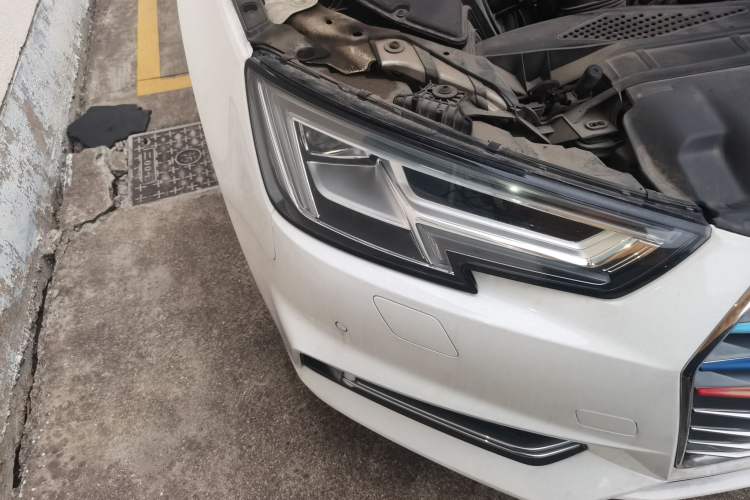 Used Audi A4L 2018 30th Anniversary Edition 40 TFSI Fashion Model
