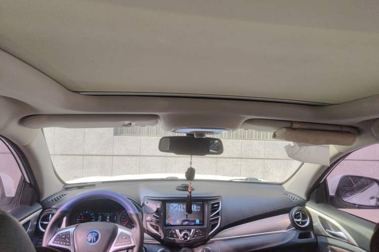 Used BYD Song New Energy 2017 Song DM 1.5TID All-Wheel Drive Prestige Model Headliner