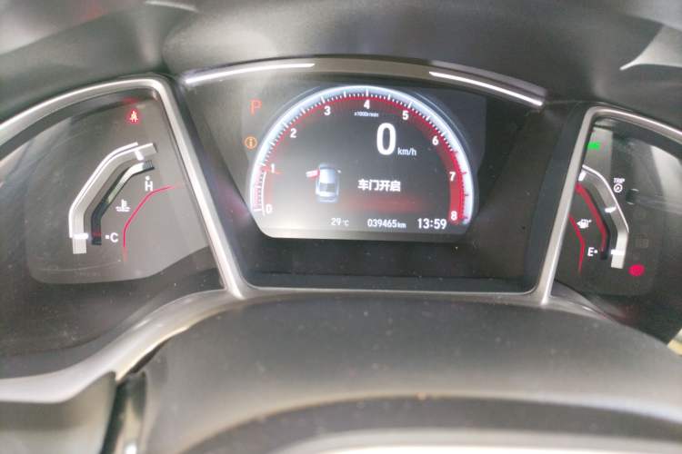 Used Honda Civic 2019 220TURBO CVT Dynamic Edition China VI Emission Standard Odometer Close Up
