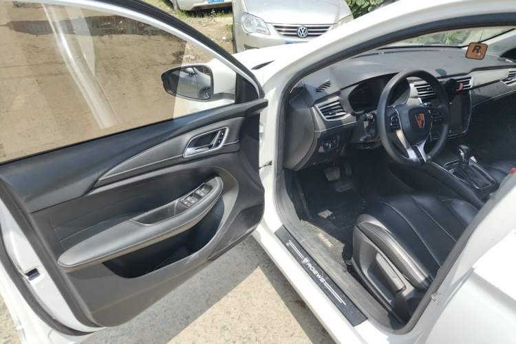 Used Roewe i5 2020 1.5L Automatic 4G Connect Luxury Flagship Edition