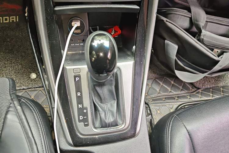Used Hyundai Elantra (5th Generation / Langdong) 2015 1.6L Automatic Leading Model Gear Lever